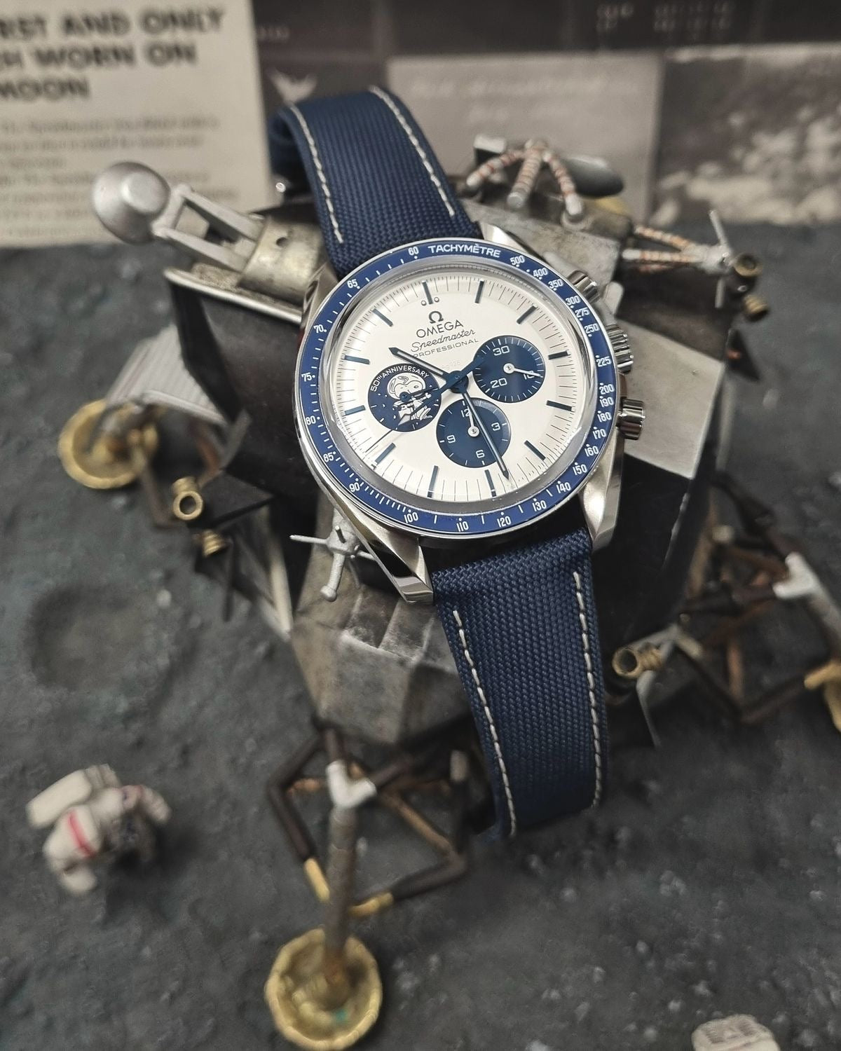 Ômega Speedmaster Silver Snoopy Anniversary Series 100% funcional