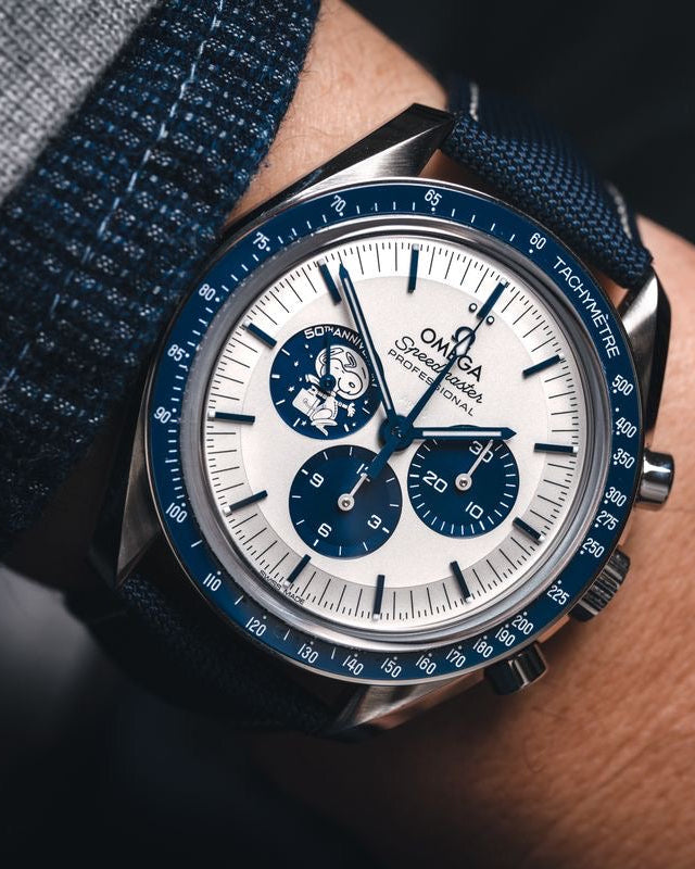 Ômega Speedmaster Silver Snoopy Anniversary Series 100% funcional