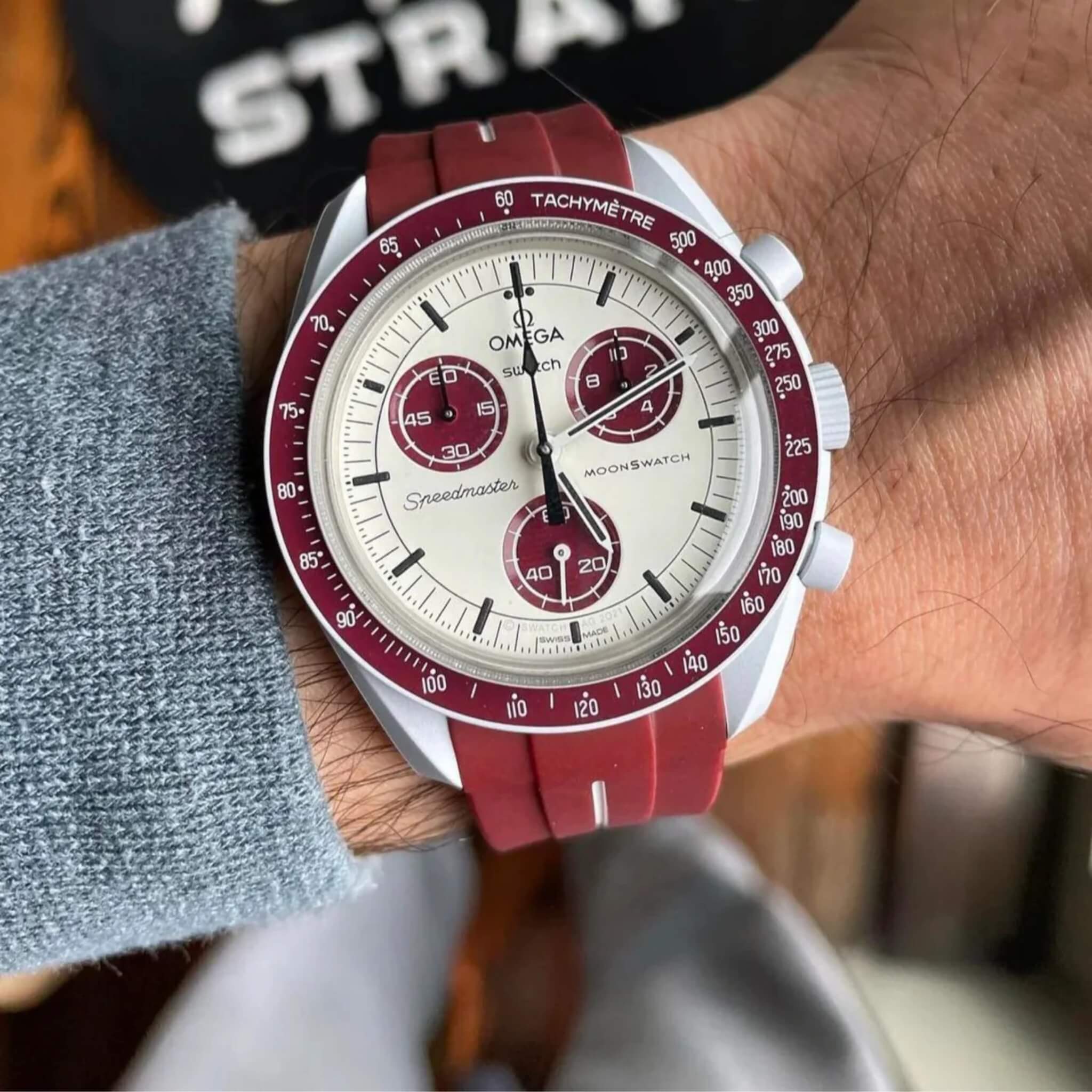 Pulseira de borracha - Para Missão Plutão | Omega X Swatch | MoonSwatch - Vermelho com linha branca